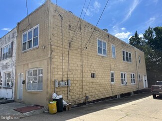 2225 Cove Rd, Pennsauken, NJ 08110