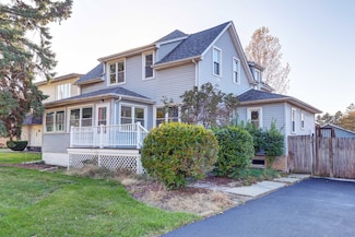 7832 Garden Ln, Justice, IL 60458