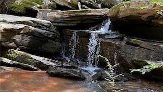000 River Rd, Boonville, NC 27011