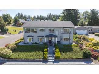 805 Lisa Place, Coos Bay, OR 97420