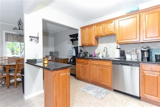 400 New River Rd Unit 606, Manville, RI 02838