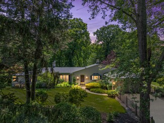 1112 Highland Ave, Saint Joseph, MI 49085
