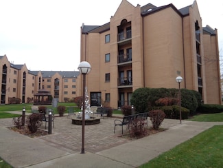 7400 W Lawrence Ave Unit 229, Harwood Heights, IL 60706