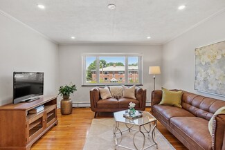 1077 Chestnut St Unit 11, Newton Upper Falls, MA 02464