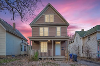 849 6th St E, Saint Paul, MN 55106