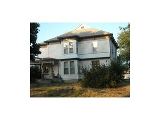 416 Howard St, Effingham, KS 66023