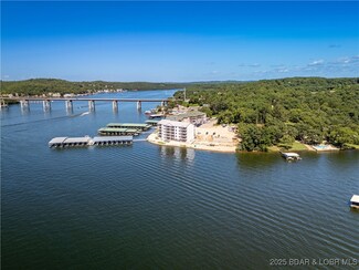 290 Plaza Beach Dr Unit 4D, Camdenton, MO 65020