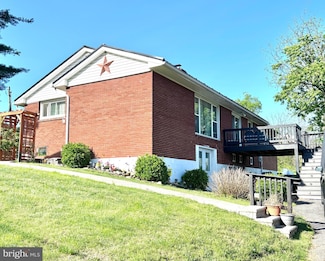 807 N Pine St, Burnham, PA 17009