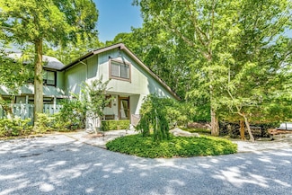 190 Treescape Dr Unit A1, East Hampton, NY 11937