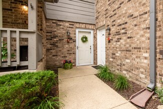 39 Foxcroft Rd Unit 135, Naperville, IL 60565