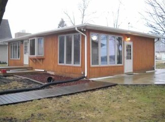 10558 S Bouse Dr, Silver Lake, IN 46982