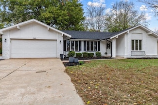 1749 E Jacqueline St, Springfield, MO 65804