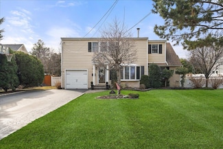153 S Bayview Ave, Amityville, NY 11701