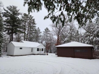738 Ausable River Dr, Mio, MI 48647