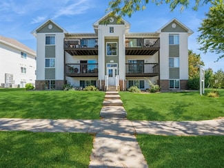 6410 Creekside Dr NE Unit 9, Cedar Rapids, IA 52402
