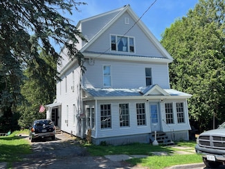 22 Maple St, Malone, NY 12953
