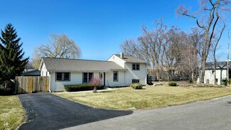 33206 N Sunset Ave, Grayslake, IL 60030