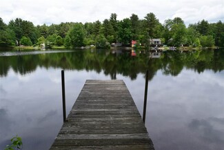 40 Old Town Rd, Weare, NH 03281