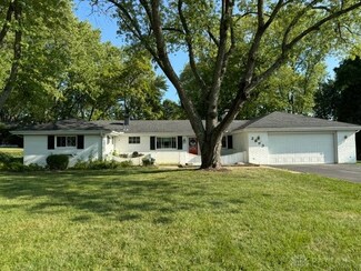 2893 Mckay Rd, Beavercreek, OH 45432