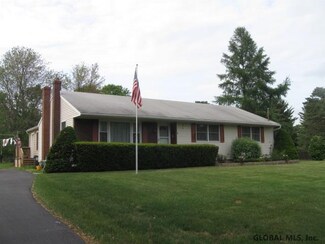 4 Sunset Blvd, Waterford, NY 12188