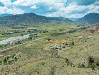 10 Rigler Bluffs Rd, Gardiner, MT 59030