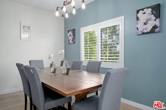 121 S Palm Dr Unit 203, Beverly Hills, CA 90212