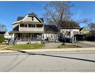 25-27 Farrows St, Putnam, CT 06260