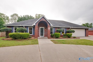 108 Crown Oak Ln NW, Huntsville, AL 35806