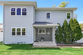 290 E Norman Ln, Wheeling, IL 60090