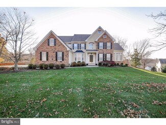 217 N Deer Run Dr, Lincoln University, PA 19352