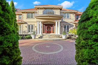 79 Comstock Hill Ave, Norwalk, CT 06850