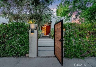 13215 Hartsook St, Sherman Oaks, CA 91423
