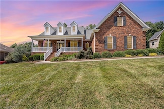 6623 Aspen Forest Ln, Walkertown, NC 27051