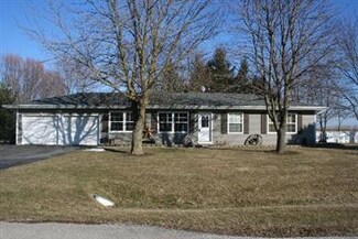 5N829 Meadow St, Maple Park, IL 60151