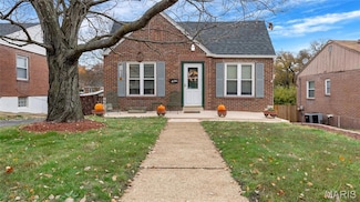 431 Kingston Dr, Saint Louis, MO 63125