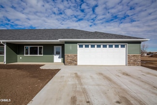 1009 Otter Creek Loop, Hazen, ND 58545