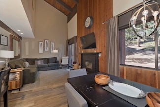 248 Dr Unit 122, Mammoth Lakes, CA 93546