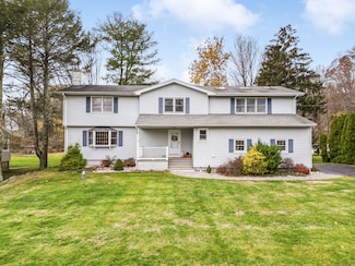 10 Lea Rd, North Branford, CT 06471