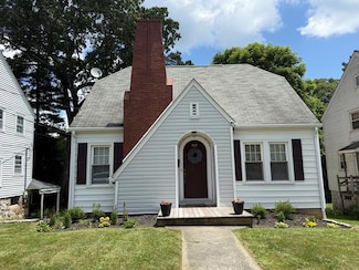 907 Woodlawn Ave, Beckley, WV 25801