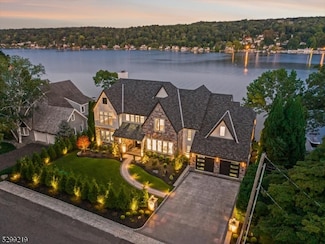31 Island Trail, Sparta, NJ 07871