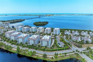 379 Aruba Cir Unit 202, Bradenton, FL 34209