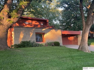 805 Bellevue Blvd N, Bellevue, NE 68005