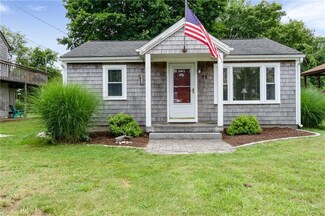 32 Spruce Rd, Wakefield, RI 02879