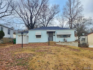 1159 Ashford Dr, Saint Louis, MO 63137