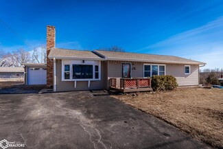 608 S 12th St, Marshalltown, IA 50158