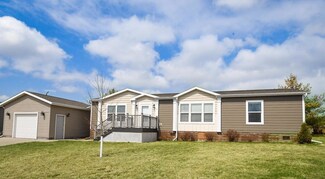 9 S Fork Dr SE, Kasson, MN 55944