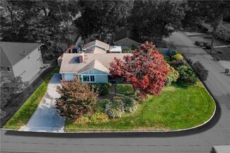 133 Glen Ridge Rd, Cranston, RI 02920