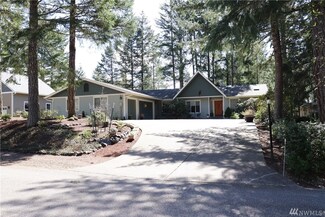 271 E Michelle Dr, Union, WA 98592