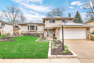 8021 Farmingdale Dr, Darien, IL 60561