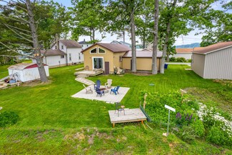 11029 E Shore Dr, Delton, MI 49046